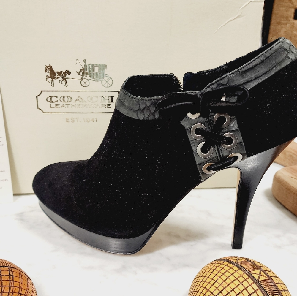 Coach size 9.5 shoes